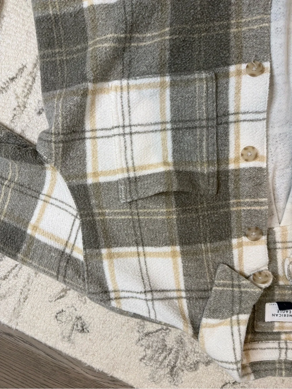 American Eagle Plaid Button Front Shacket XS | Gray & Ivory | Like New - Picture 3 of 9